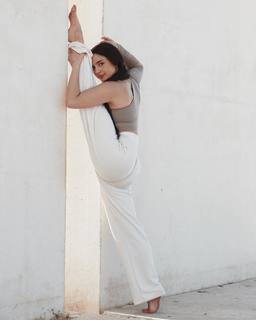 Talia Sutra feet photo 12