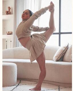 Talia Sutra feet photo 2