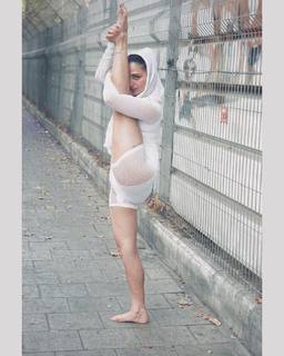 Talia Sutra feet photo 14
