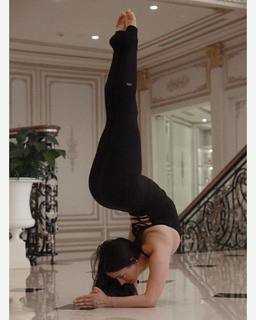 Talia Sutra feet photo 1