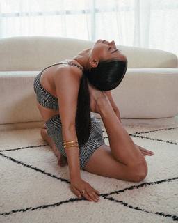 Talia Sutra feet photo 8