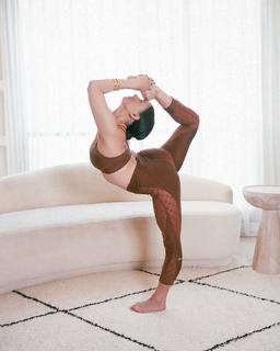 Talia Sutra feet photo 13