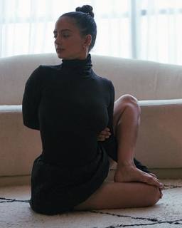 Talia Sutra feet photo 7
