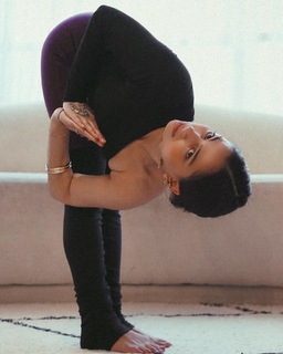 Talia Sutra feet photo 18
