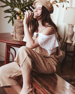 Taliana Vargas feet photo 2