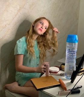 Talitha Eliana Bateman feet photo 2