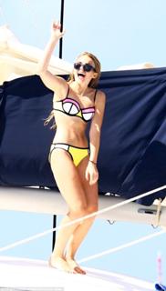 Tallia Storm feet photo thumbnail