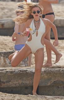 Tallia Storm feet photo thumbnail