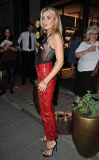 Tallia Storm feet photo thumbnail