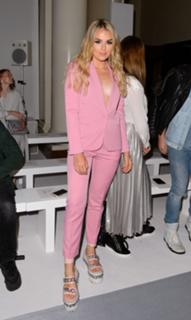 Tallia Storm feet photo thumbnail