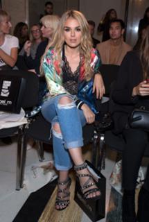 Tallia Storm feet photo thumbnail