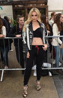 Tallia Storm feet photo thumbnail