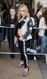 Tallia Storm feet photo thumbnail