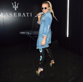 Tallia Storm feet photo thumbnail