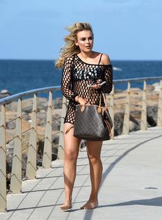 Tallia Storm feet photo thumbnail