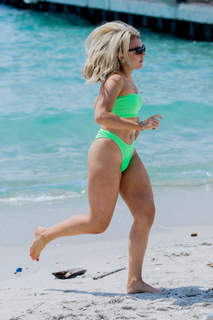 Tallia Storm feet photo thumbnail