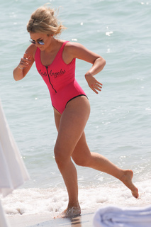 Tallia Storm feet photo thumbnail