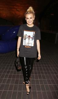 Tallia Storm feet photo thumbnail