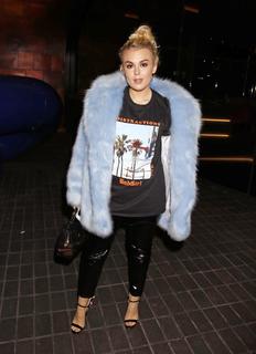 Tallia Storm feet photo thumbnail