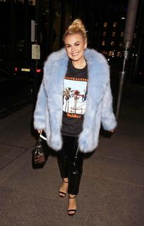 Tallia Storm feet photo thumbnail