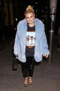 Tallia Storm feet photo thumbnail