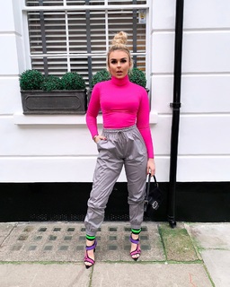 Tallia Storm feet photo thumbnail