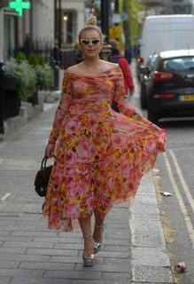 Tallia Storm feet photo thumbnail