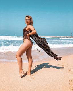 Tallia Storm feet photo thumbnail