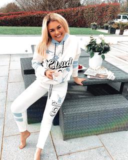 Tallia Storm feet photo thumbnail