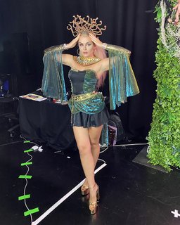 Tallia Storm feet photo thumbnail