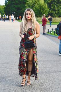 Tallia Storm feet photo thumbnail
