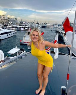 Tallia Storm feet photo thumbnail