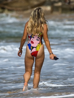 Tallia Storm feet photo thumbnail