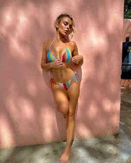 Tallia Storm feet photo thumbnail