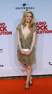 Talulah Riley feet photo thumbnail