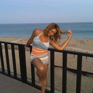 Tamala Jones feet photo thumbnail