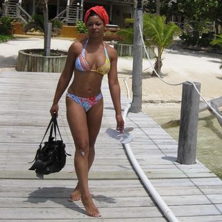 Tamala Jones feet photo thumbnail