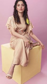 Tamannaah Bhatia feet photo thumbnail