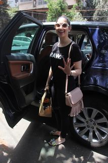 Tamannaah Bhatia feet photo thumbnail