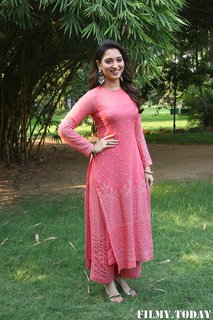 Tamannaah Bhatia feet photo thumbnail