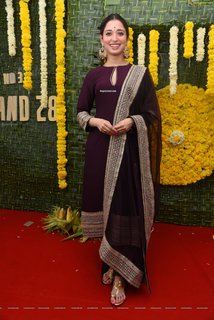 Tamannaah Bhatia feet photo thumbnail