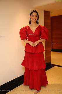 Tamannaah Bhatia feet photo thumbnail