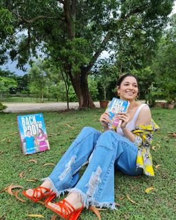Tamannaah Bhatia feet photo thumbnail