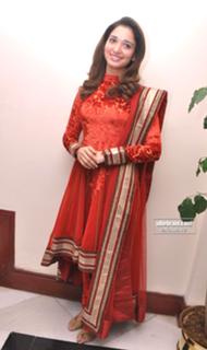 Tamannaah Bhatia feet photo thumbnail