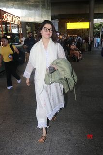 Tamannaah Bhatia feet photo thumbnail