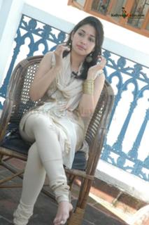 Tamannaah Bhatia feet photo thumbnail
