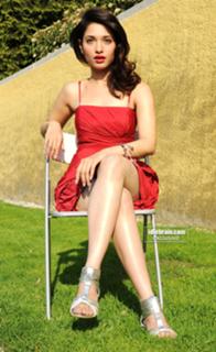 Tamannaah Bhatia feet photo thumbnail