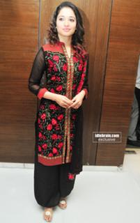 Tamannaah Bhatia feet photo thumbnail