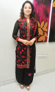 Tamannaah Bhatia feet photo thumbnail