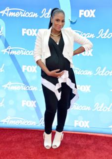 Tamar Braxton feet photo thumbnail